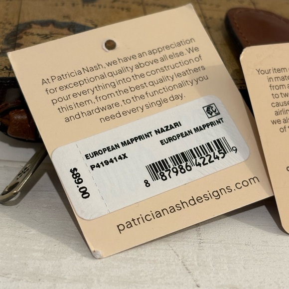 Patricia Nash map print wallet. - Picture 5 of 6